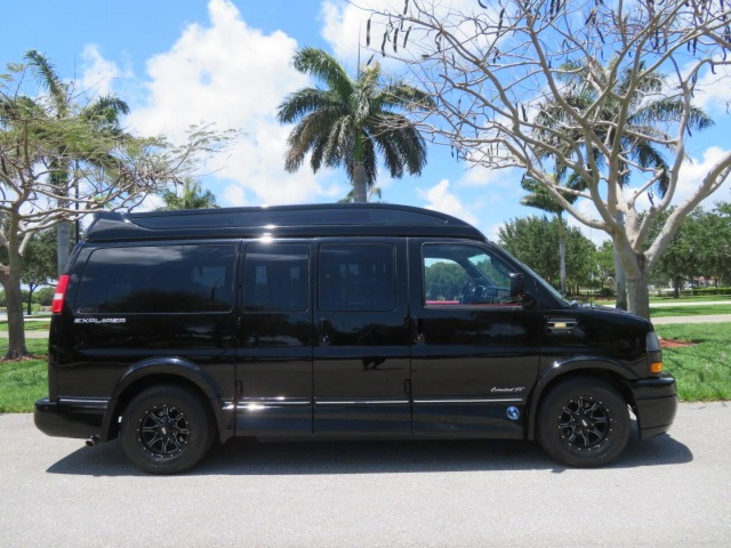 2018 Black /Red GMC Savana G2500 Cargo (1GTW7AFG9J1) with an 6.0L V8 OHV 16V FFV engine, 6A transmission, located at 4301 Oak Circle #19, Boca Raton, FL, 33431, (954) 561-2499, 26.388861, -80.084038 - Photo#2